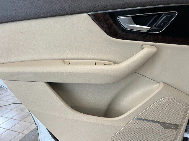 Used 2018 Audi Q7 3.0T Prestige AWD/4WD image 37