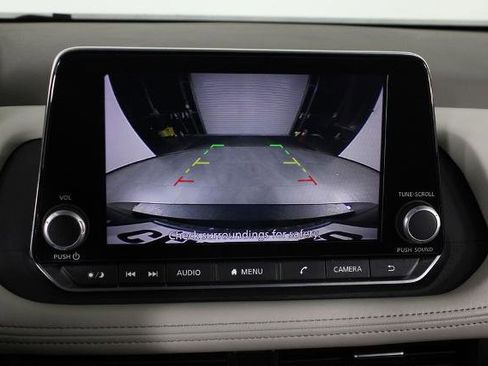 Certified 2025 Nissan Rogue SV image 29