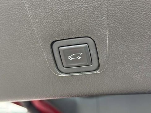 Certified 2023 Chevrolet Traverse LT image 8