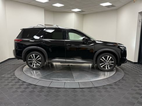 Used 2025 Nissan Pathfinder Platinum w/ Cargo Package AWD/4WD image 8