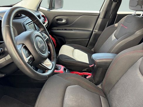 Used 2017 Jeep Renegade Trailhawk AWD/4WD image 14