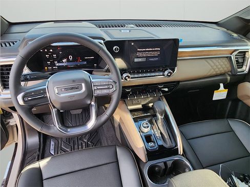 New 2026 GMC Canyon Denali image 10