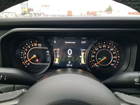 Used 2025 Jeep Gladiator Mojave w/ Convenience Group image 22