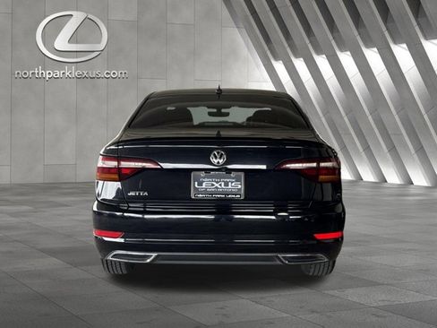 Used 2019 Volkswagen Jetta R-Line image 8