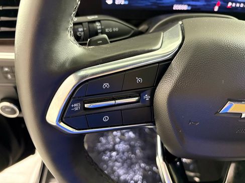 Used 2025 Chevrolet Suburban Premier image 23