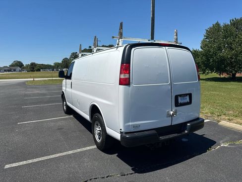 Used 2017 Chevrolet Express 2500 RWD image 7