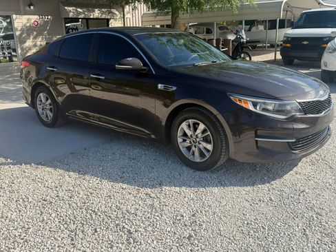 Used 2018 Kia Optima LX FWD image 2