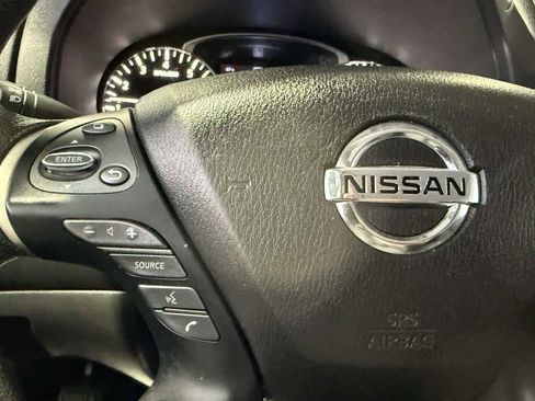 Used 2020 Nissan Pathfinder S image 18