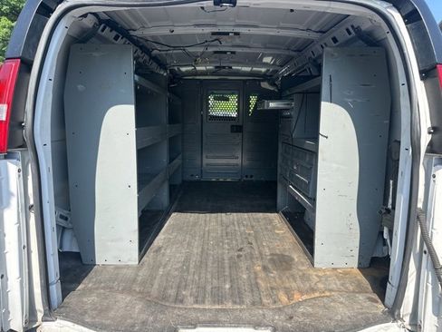 Used 2021 Chevrolet Express 2500 w/ Driver Convenience Package image 16