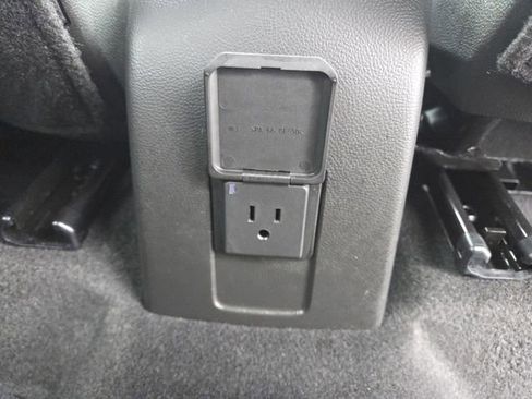 Certified 2022 Chevrolet Trax LT w/ LT Convenience Package image 12