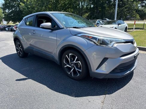 Used 2018 Toyota C-HR XLE FWD image 7
