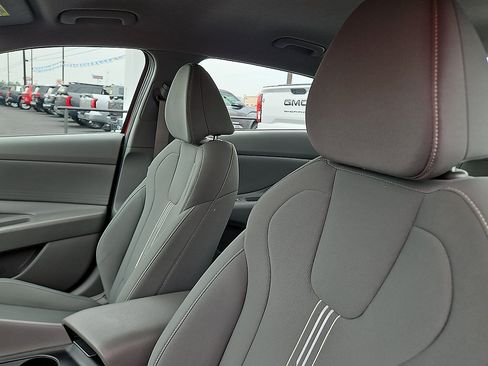 Used 2024 Hyundai Elantra SEL FWD image 11