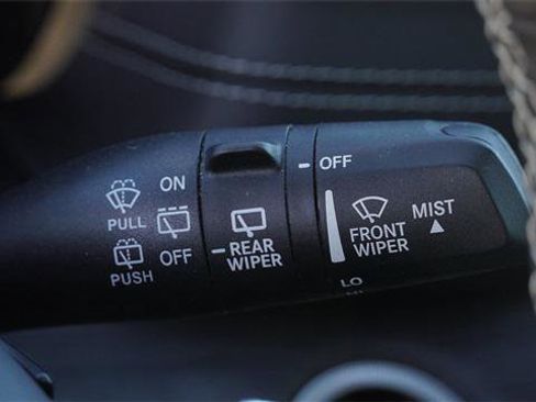 Certified 2023 Jeep Grand Cherokee Limited image 31