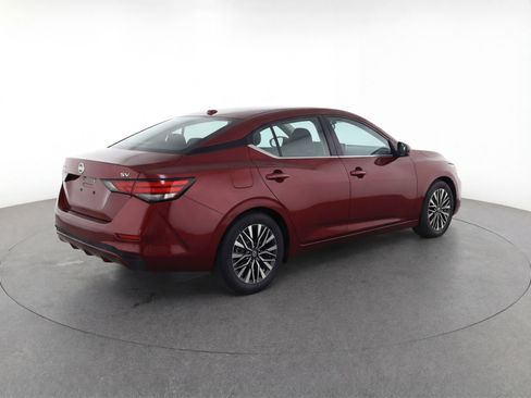 Used 2024 Nissan Altima 2.5 SV FWD image 9