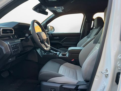 Used 2025 Toyota Tacoma TRD Off-Road image 11