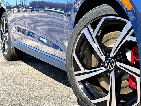 New 2026 Volkswagen GTI SE image 2