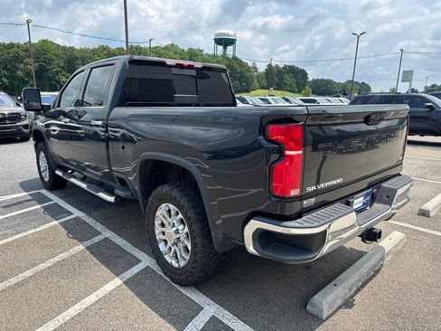 Used 2024 Chevrolet Silverado 2500 LTZ w/ LTZ Convenience Package AWD/4WD image 6