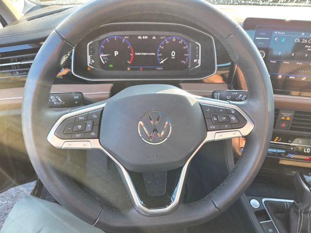 Used 2025 Volkswagen Jetta SEL FWD image 3