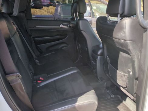 Used 2017 Jeep Grand Cherokee Altitude image 30