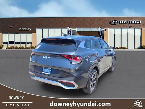 Used 2025 Kia Sportage LX FWD image 4