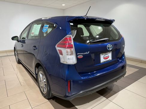 Used 2015 Toyota Prius V Three image 3