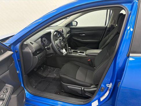 Used 2025 Nissan Sentra SV FWD image 9