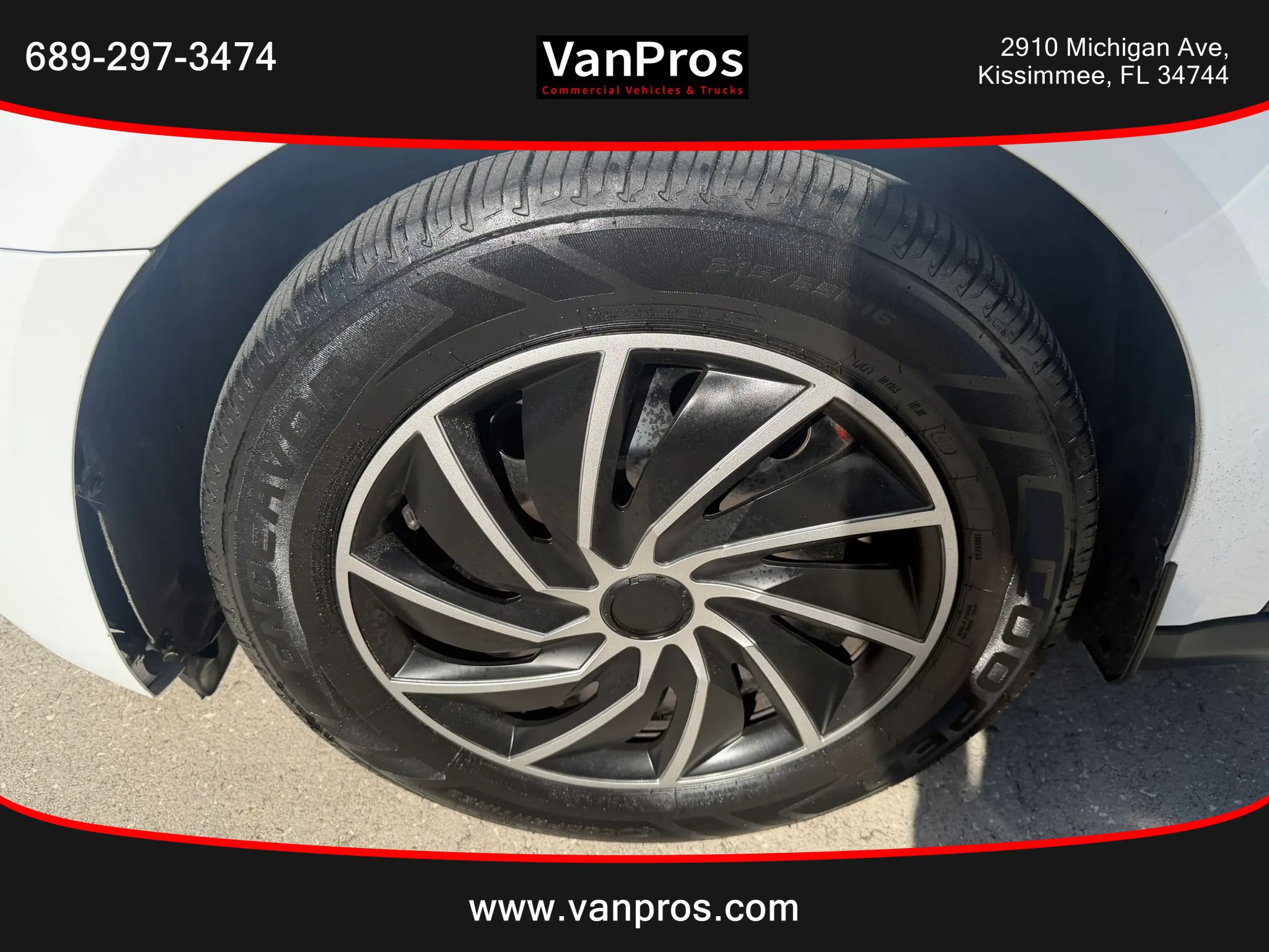Used 2019 Ford Transit Connect XLT FWD image 18