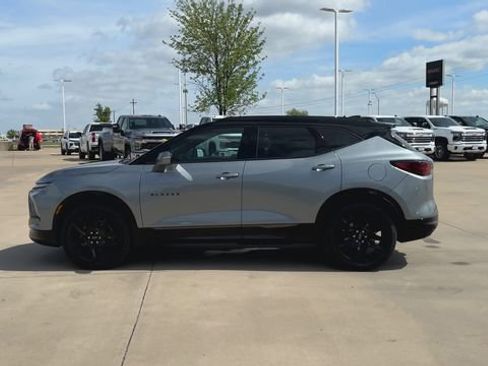 Certified 2025 Chevrolet Blazer RS w/ Driver Confidence II Package image 5