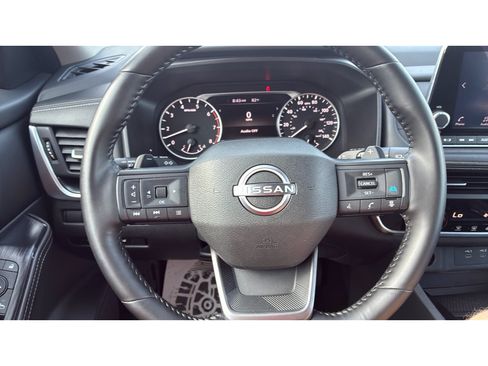 Used 2025 Nissan Rogue SV AWD/4WD image 24