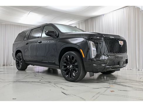 New 2026 Cadillac Escalade ESV Platinum Sport w/ LPO, ONYX Package image 2