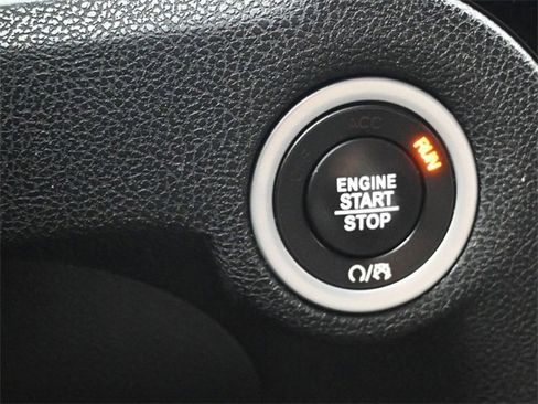 Used 2022 Chrysler 300 S image 30