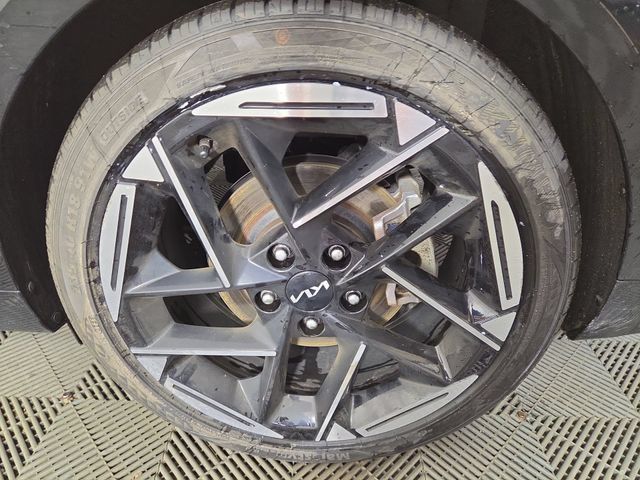 Certified 2025 Kia K4 GT-Line Turbo FWD image 10