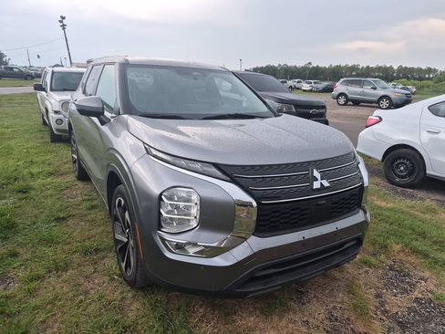 Used 2022 Mitsubishi Outlander SE FWD image 6