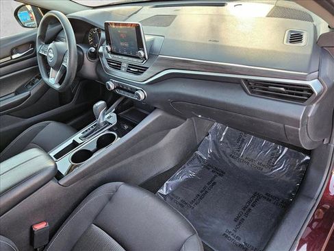 Used 2024 Nissan Altima 2.5 SV FWD image 20