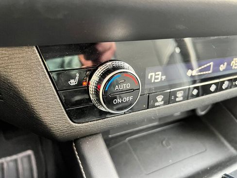 Used 2024 Mitsubishi Outlander SE image 34