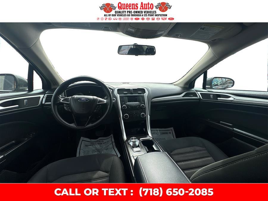 Used 2018 Ford Fusion SE FWD image 32