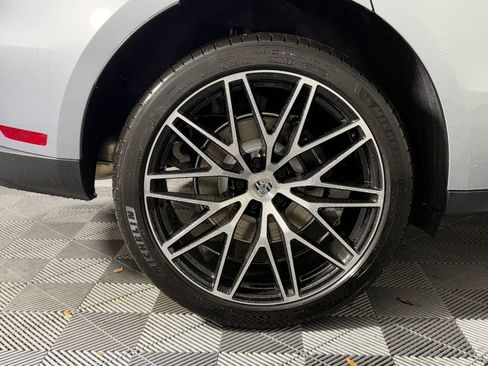 New 2026 Porsche Macan image 13