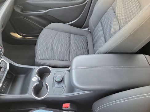 Used 2024 GMC Terrain SLE FWD image 22