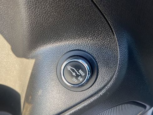 Used 2023 Buick Encore GX Essence w/ Experience Buick Package image 26