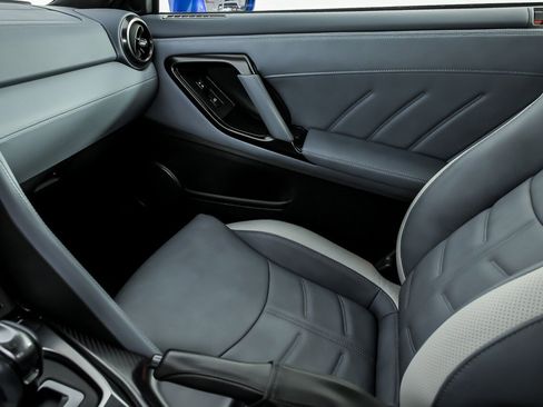 Used 2020 Nissan GT-R Premium AWD/4WD image 39