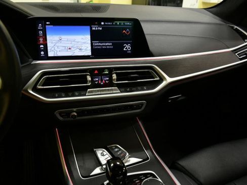 Used 2022 BMW X7 xDrive40i w/ Premium Package AWD/4WD image 42