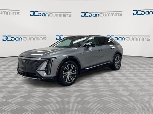 Used 2024 Cadillac Lyriq Luxury w/ LPO, Floor Liner Package RWD image 4