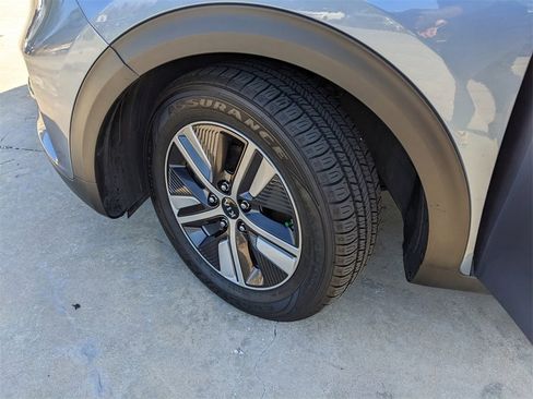 Used 2020 Kia Niro EX Premium image 37