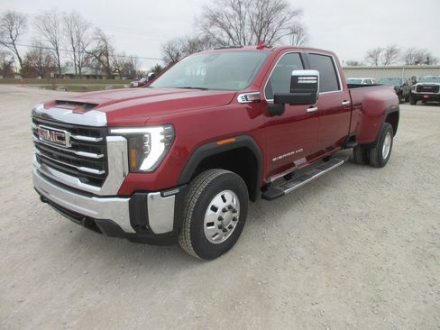 New 2026 GMC Sierra 3500 SLT w/ SLT Premium Package image 11