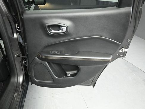 Used 2020 Jeep Compass Limited image 28