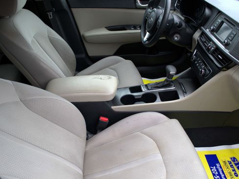 Used 2016 Kia Optima LX image 14