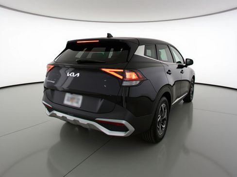 Used 2025 Kia Sportage LX image 7