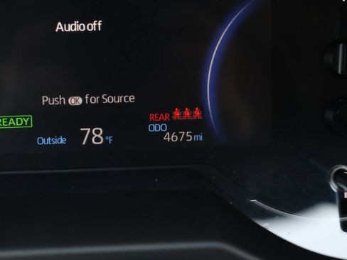 Used 2025 Toyota RAV4 LE AWD/4WD image 4