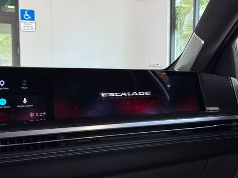 Used 2025 Cadillac Escalade V AWD/4WD image 44