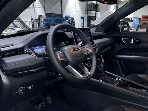 New 2026 Jeep Compass Latitude AWD/4WD image 7